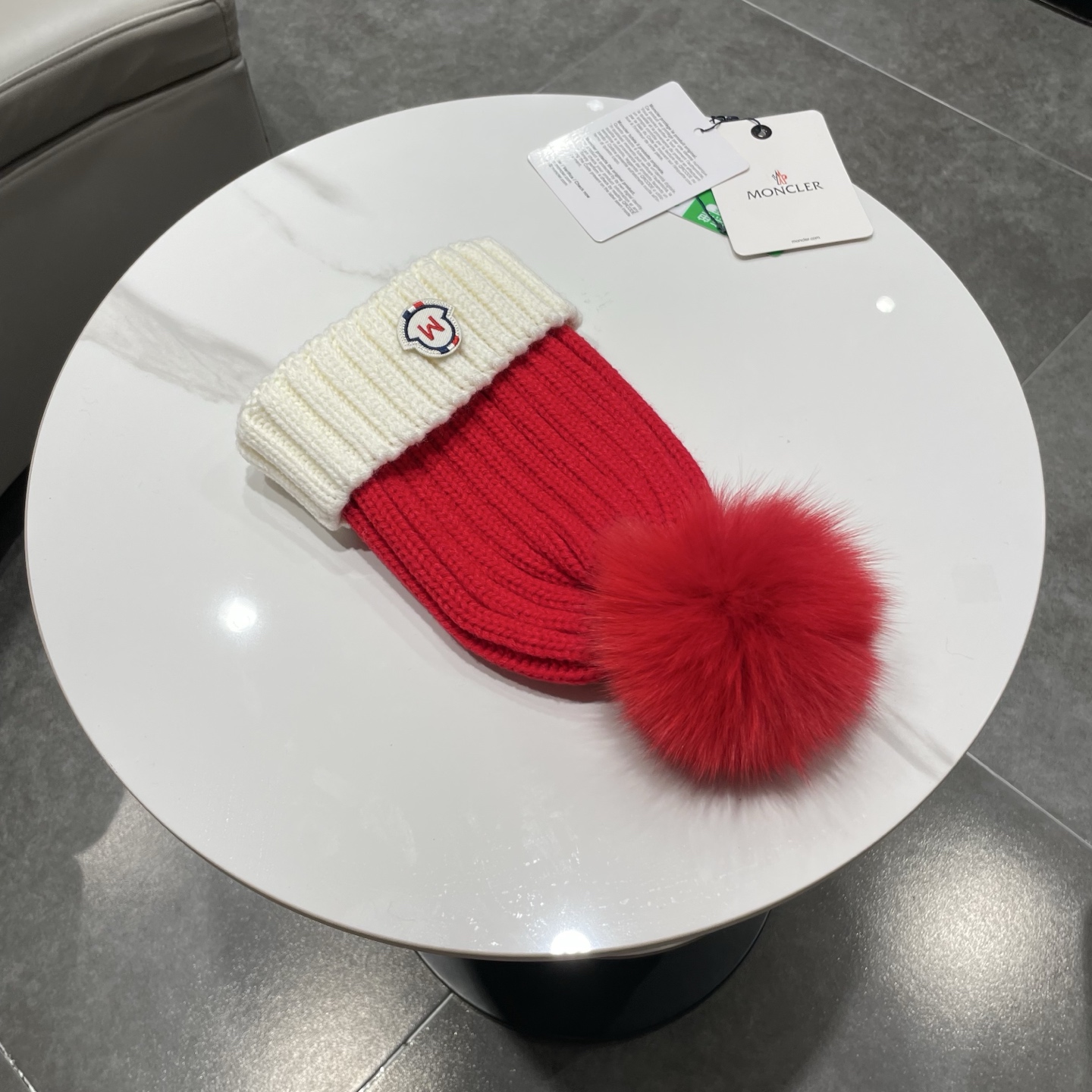 蒙口MONCLER高品质狐狸毛球针织兔羊毛毛线帽 超经典不过时的一款秋冬冷帽🥶 懂货的小姐姐必入款，帽型质量市场都有超多