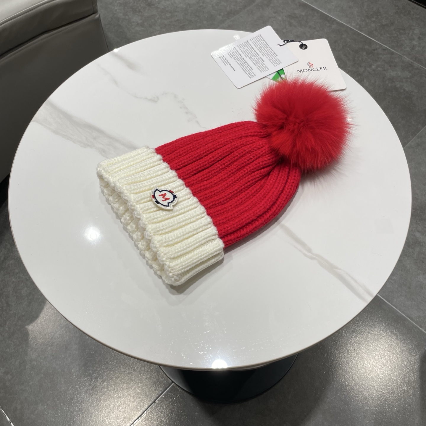 蒙口MONCLER高品质狐狸毛球针织兔羊毛毛线帽 超经典不过时的一款秋冬冷帽🥶 懂货的小姐姐必入款，帽型质量市场都有超多