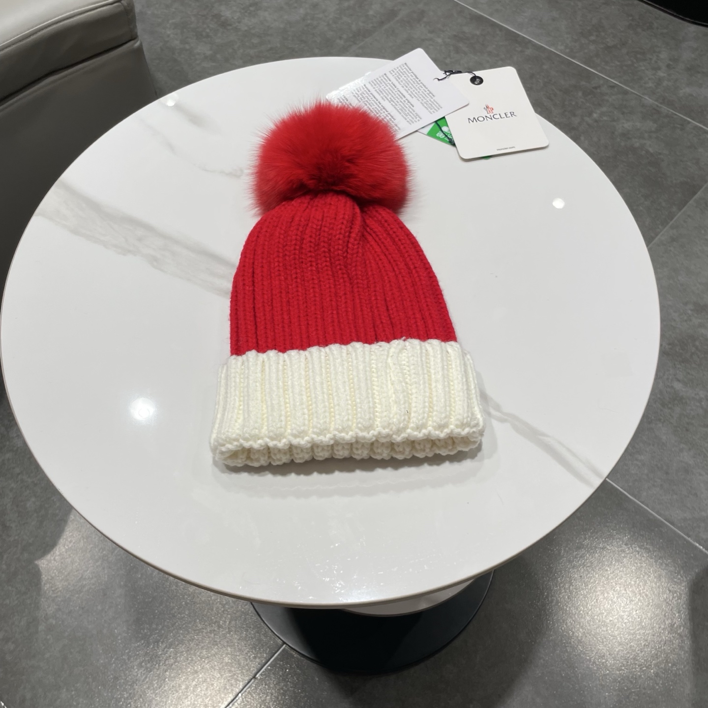 蒙口MONCLER高品质狐狸毛球针织兔羊毛毛线帽 超经典不过时的一款秋冬冷帽🥶 懂货的小姐姐必入款，帽型质量市场都有超多