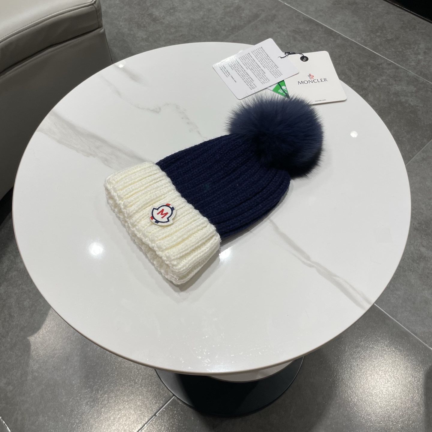 蒙口MONCLER高品质狐狸毛球针织兔羊毛毛线帽 超经典不过时的一款秋冬冷帽🥶 懂货的小姐姐必入款，帽型质量市场都有超多