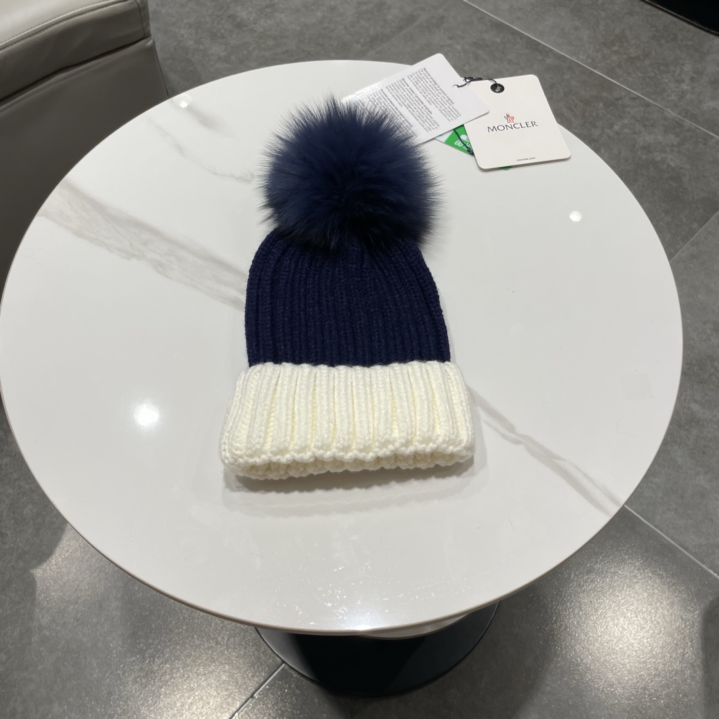 蒙口MONCLER高品质狐狸毛球针织兔羊毛毛线帽 超经典不过时的一款秋冬冷帽🥶 懂货的小姐姐必入款，帽型质量市场都有超多