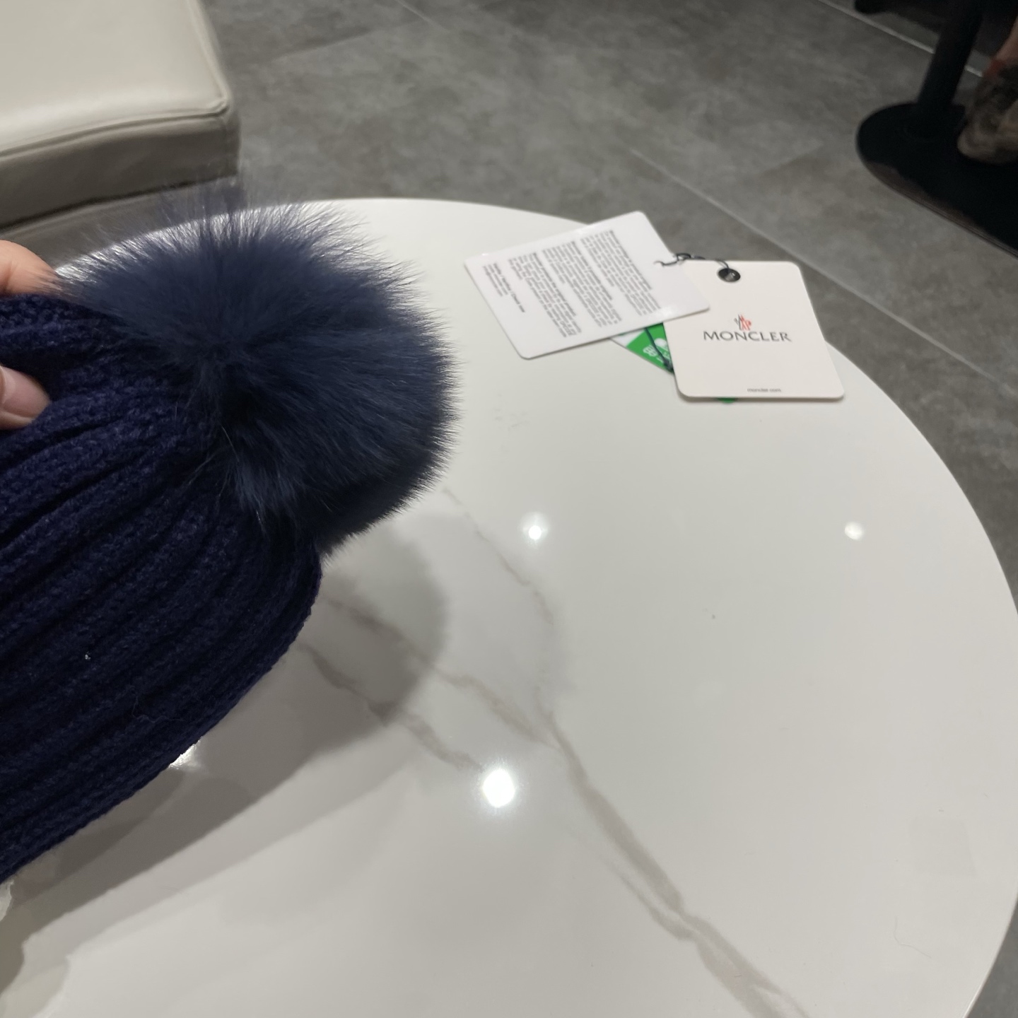蒙口MONCLER高品质狐狸毛球针织兔羊毛毛线帽 超经典不过时的一款秋冬冷帽🥶 懂货的小姐姐必入款，帽型质量市场都有超多