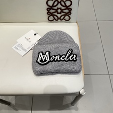 蒙口MONCLER🎩官方热卖爆款,羊毛针织毛线帽,百分之70羊毛,30兔毛,时尚好品质高端大气,超柔软!超火爆💖质感很赞 蒙口MONCLER🎩官方热卖爆款,羊毛针织毛线帽,百分之70羊毛,30兔毛,时尚好品质高端大气,超柔软!超火爆💖质感很赞