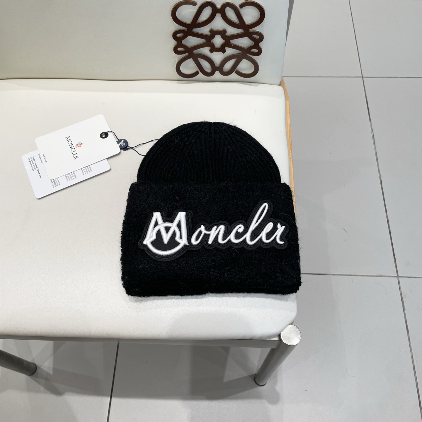 蒙口MONCLER🎩官方热卖爆款,羊毛针织毛线帽,百分之70羊毛,30兔毛,时尚好品质高端大气,超柔软!超火爆💖质感很赞 蒙口MONCLER🎩官方热卖爆款,羊毛针织毛线帽,百分之70羊毛,30兔毛,时尚好品质高端大气,超柔软!超火爆💖质感很赞