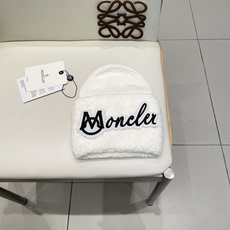 蒙口MONCLER🎩官方热卖爆款,羊毛针织毛线帽,百分之70羊毛,30兔毛,时尚好品质高端大气,超柔软!超火爆💖质感很赞 蒙口MONCLER🎩官方热卖爆款,羊毛针织毛线帽,百分之70羊毛,30兔毛,时尚好品质高端大气,超柔软!超火爆💖质感很赞