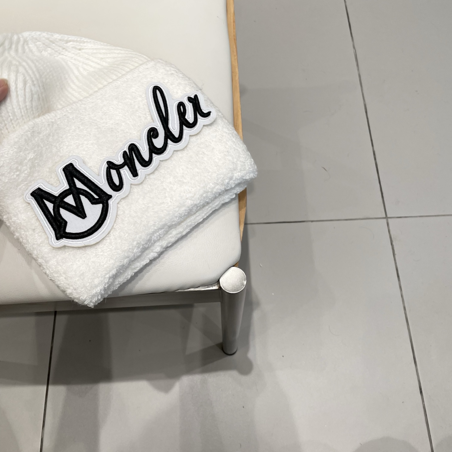 蒙口MONCLER🎩官方热卖爆款，羊毛针织毛线帽，百分之70羊毛，30兔毛，时尚好品质高端大气，超柔软！超火爆💖质感很赞