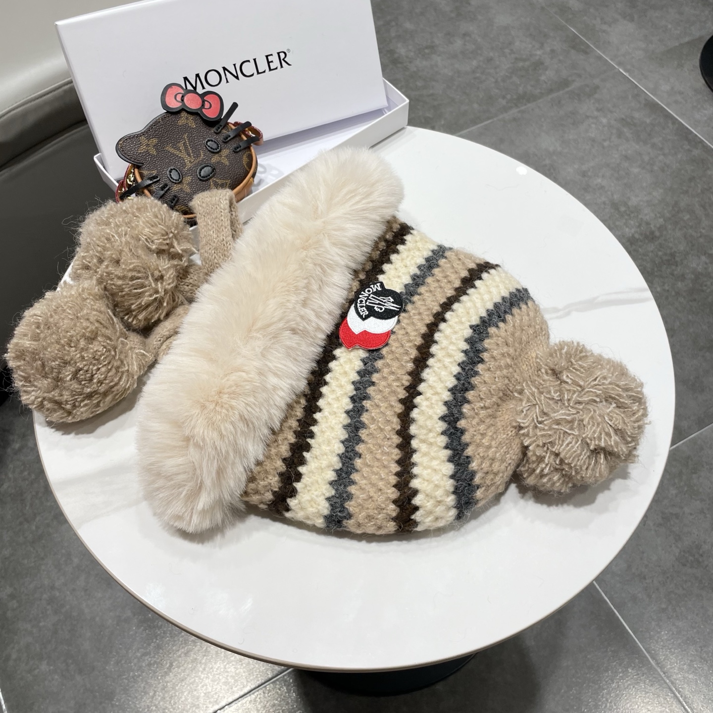 蒙口MONCLER🎩年秋冬新款费尔岛风条纹毛绒雷锋帽女加厚保暖防寒包头帽子
