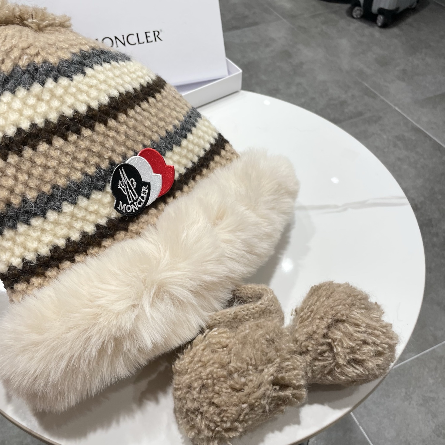 蒙口MONCLER🎩年秋冬新款费尔岛风条纹毛绒雷锋帽女加厚保暖防寒包头帽子