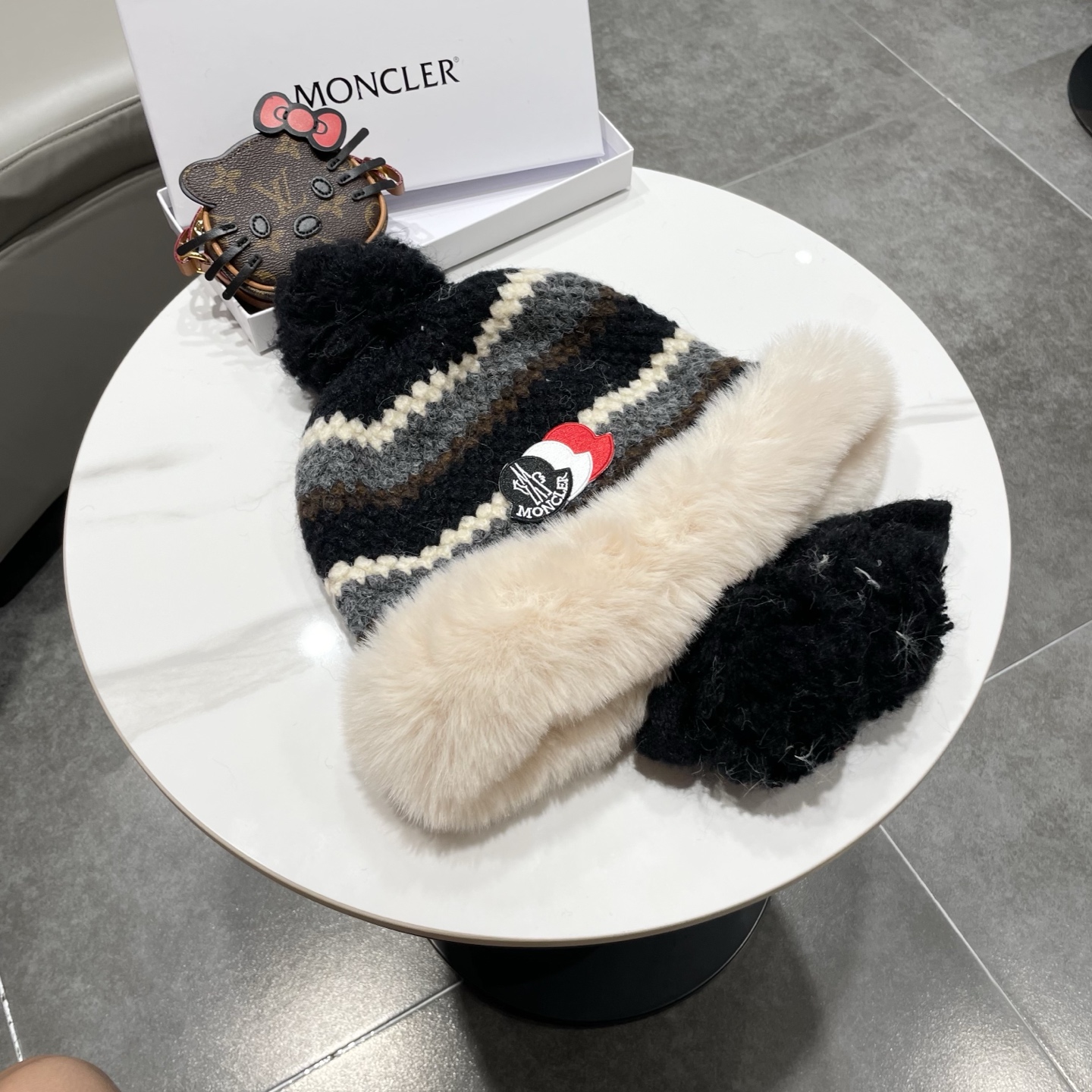 蒙口MONCLER🎩年秋冬新款费尔岛风条纹毛绒雷锋帽女加厚保暖防寒包头帽子