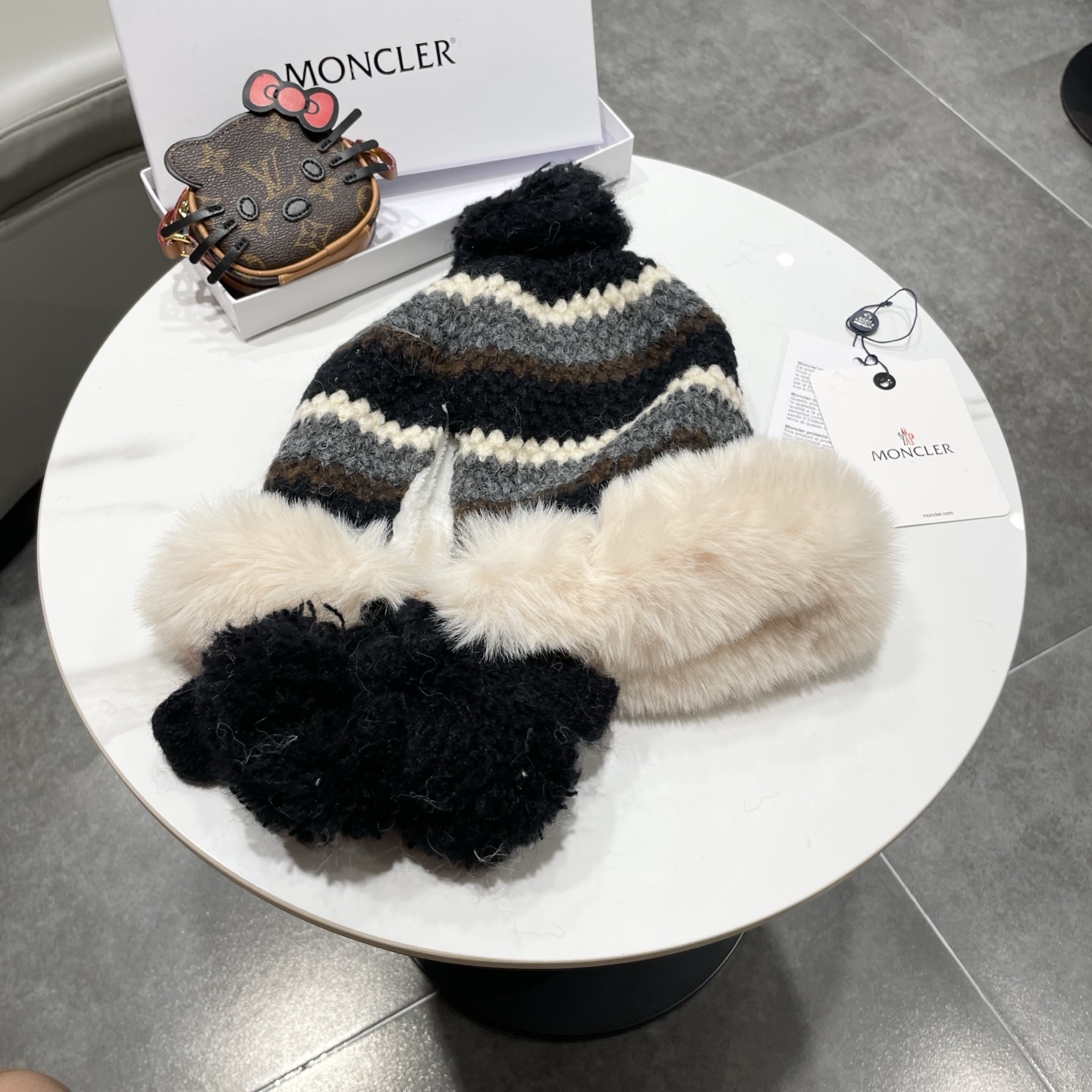 蒙口MONCLER🎩年秋冬新款费尔岛风条纹毛绒雷锋帽女加厚保暖防寒包头帽子