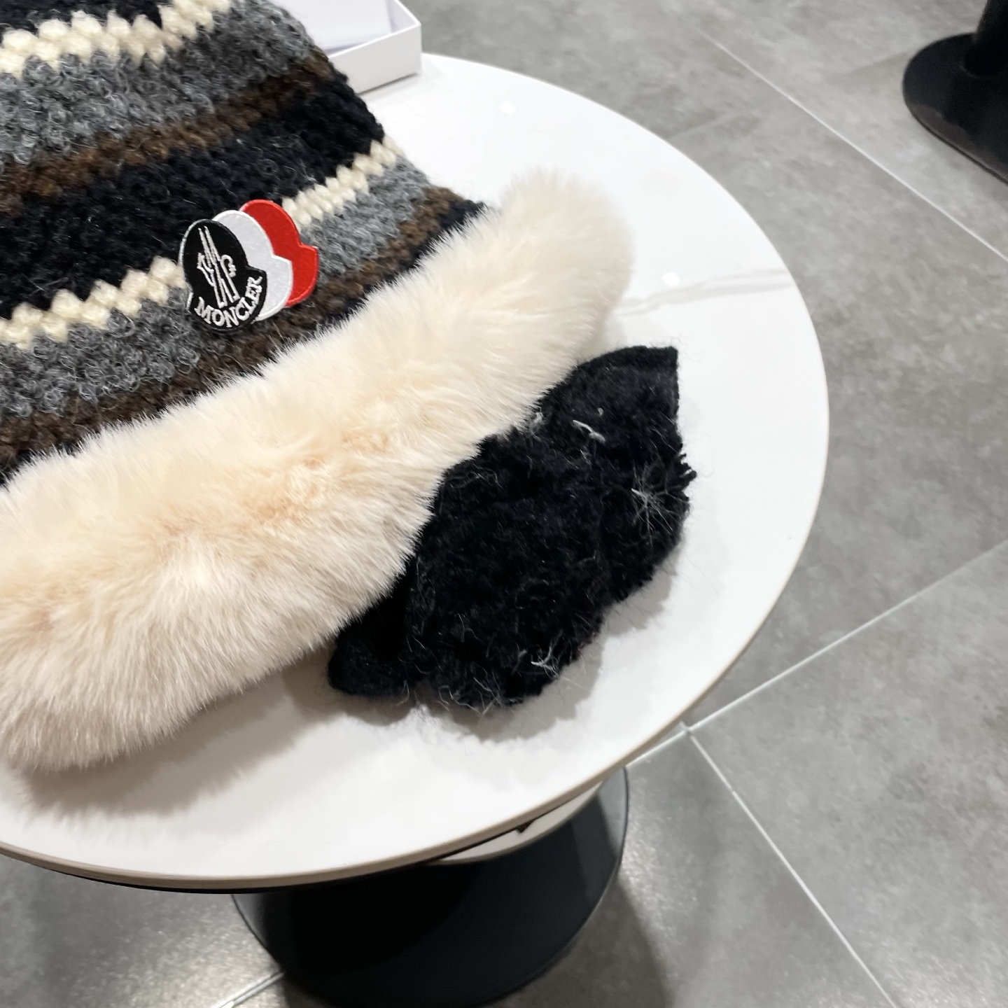 蒙口MONCLER🎩年秋冬新款费尔岛风条纹毛绒雷锋帽女加厚保暖防寒包头帽子