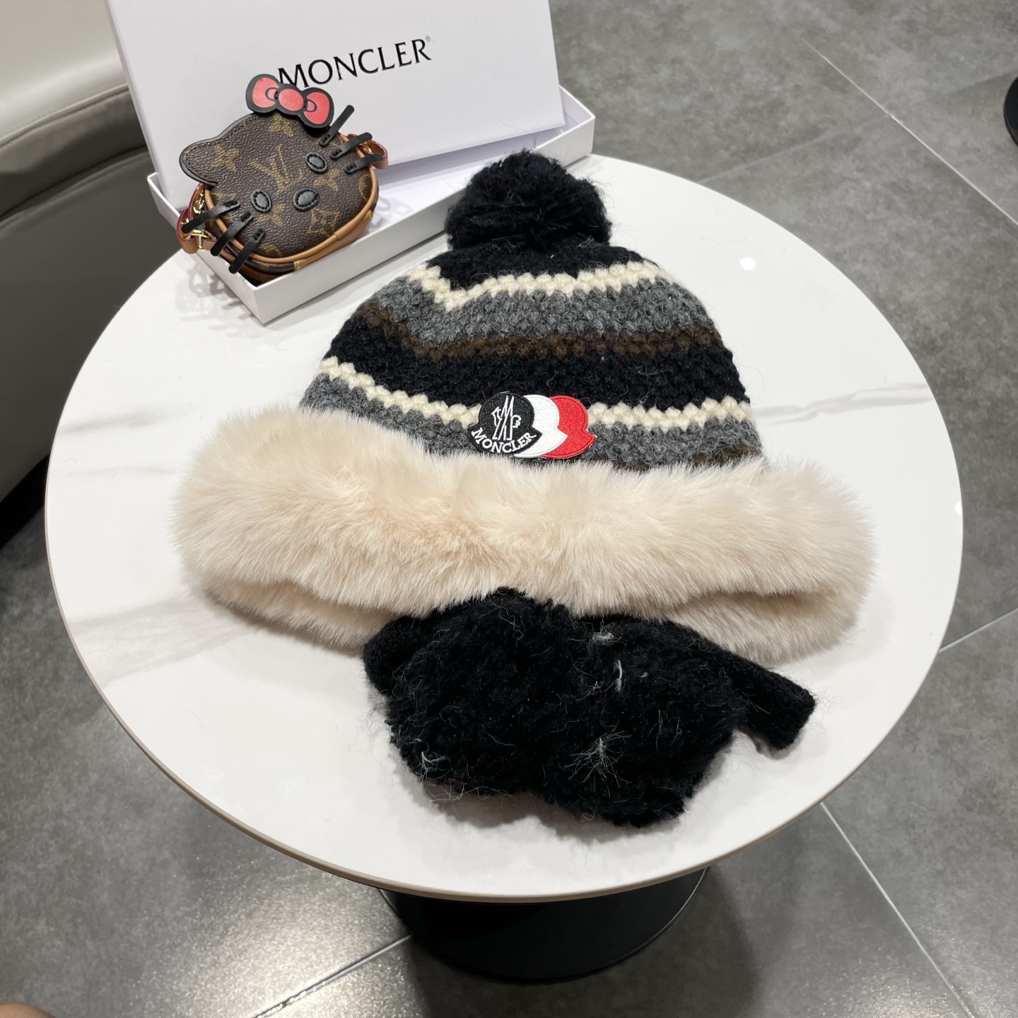 蒙口MONCLER🎩年秋冬新款费尔岛风条纹毛绒雷锋帽女加厚保暖防寒包头帽子