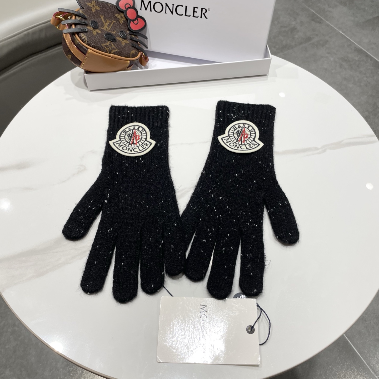 NO:718571,Meng Mouth MONCLER winter thickened gloves for women 2025 new style with wool women's autumn and winter Korean generation colorful dots women's all-match solid color cycling finger gloves, gloves, Moncler, gloves19860909蒙口MONCLER冬季加厚手套女2025新款含羊毛女秋冬韩代彩点女百搭纯色骑行分指手套,手套,Moncler,gloves,accessory