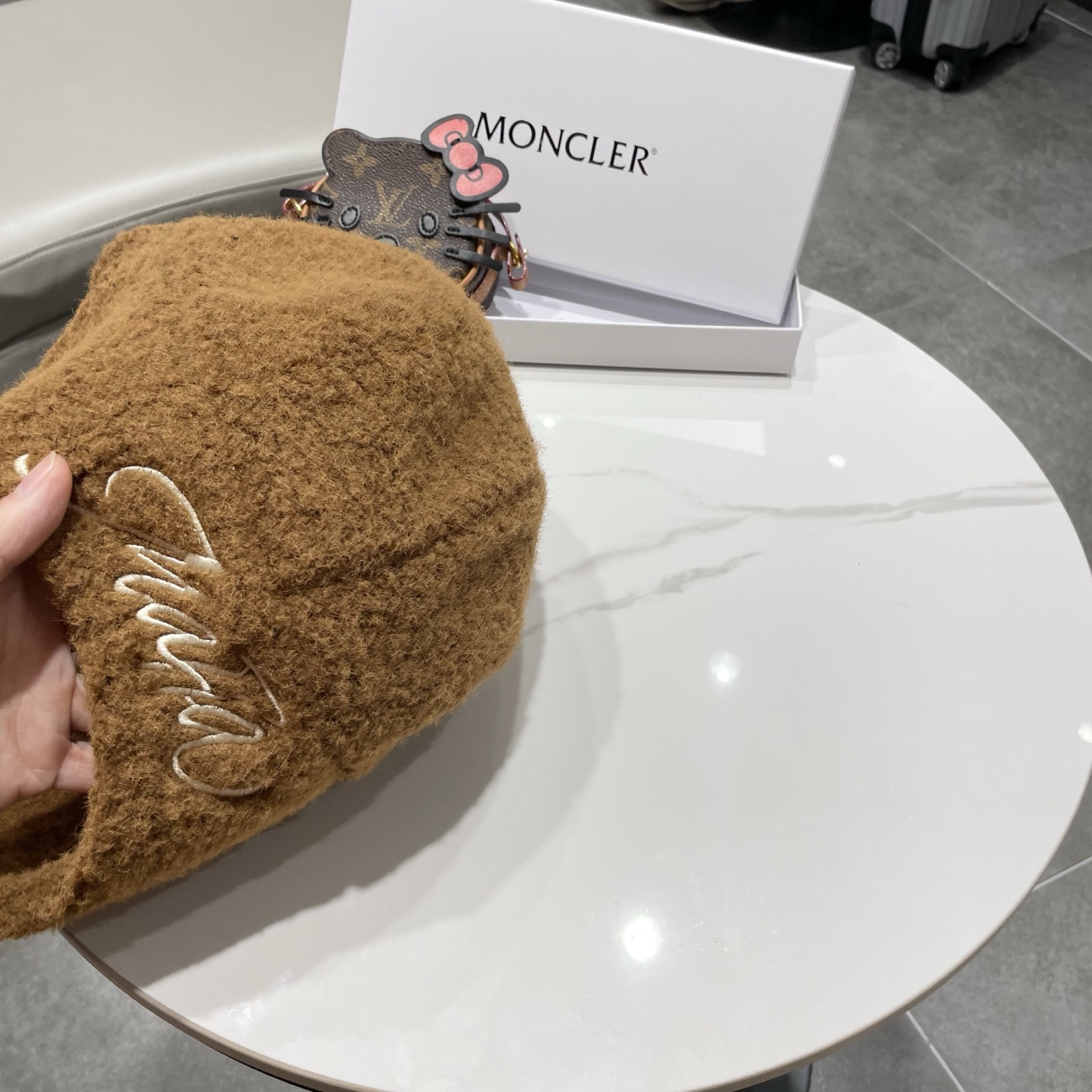 蒙口Moncler盟可睐设计师针织圈圈羊羔毛飞行帽女秋冬护耳保暖毛线雷锋帽滑雪帽
