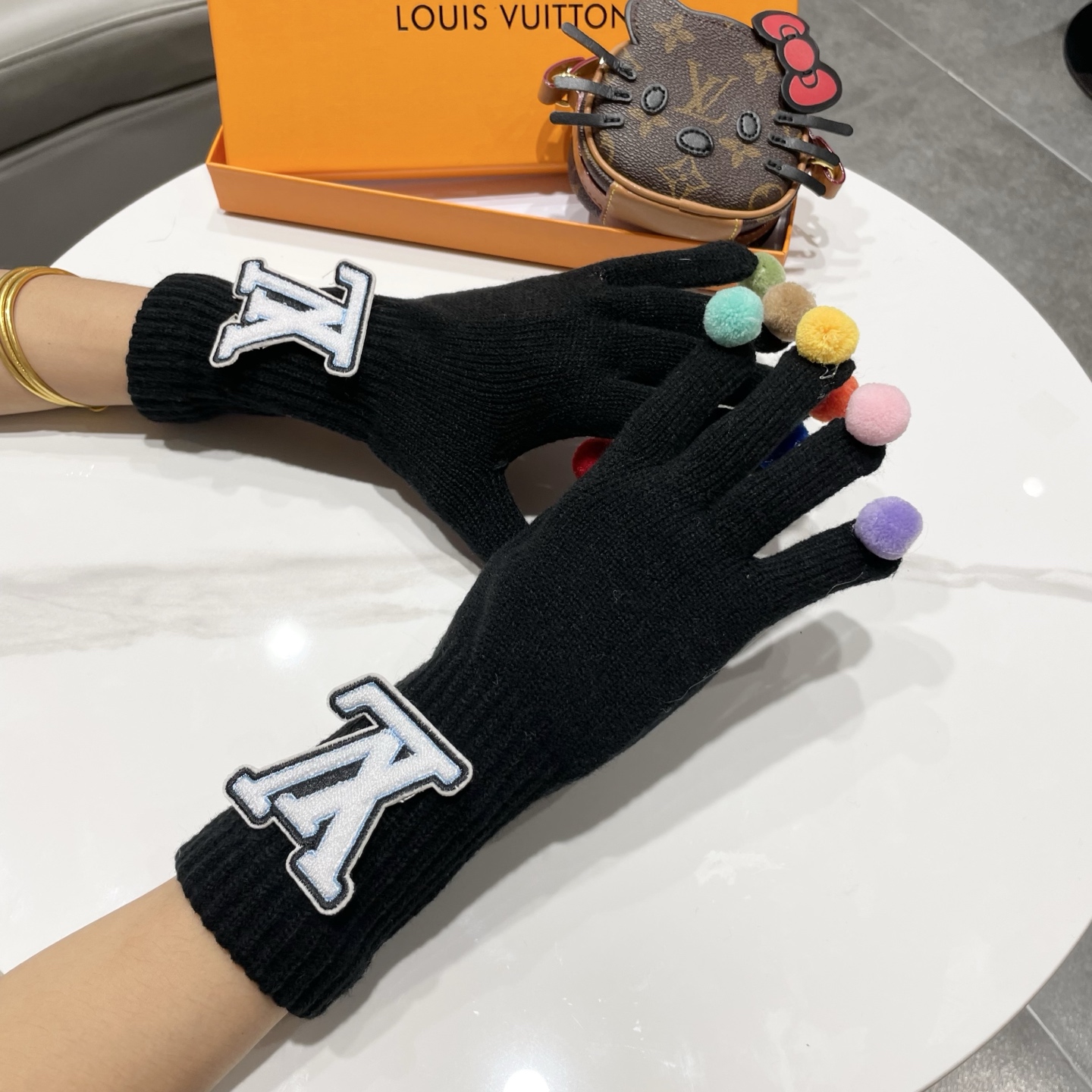 NO:640135,Lv Louis Vuitton colorful plush ball gloves for women in autumn and winter Korean version ins cute student five-finger cycling thickened warm touch screen gloves, gloves, louis vuitton, louis vuitton, gloves19860909Lv路易威登彩色毛绒球手套女秋冬季韩版ins可爱学生五指骑车加厚保暖可触屏手套,手套,louis vuitton,louis vuitton,gloves,accessory
