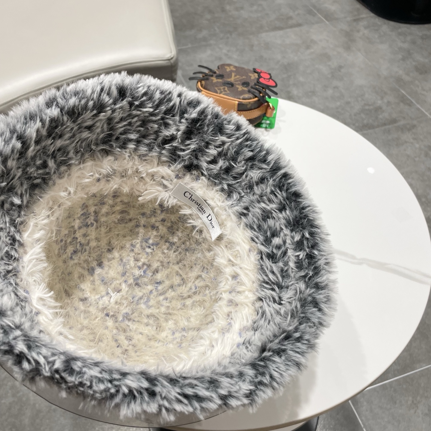 dior迪奥新款大头围渔夫帽子女秋冬季保暖针织帽防寒护耳毛绒显脸小潮