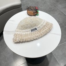 dior迪奥新款大头围渔夫帽子女秋冬季保暖针织帽防寒护耳毛绒显脸小潮 dior迪奥新款大头围渔夫帽子女秋冬季保暖针织帽防寒护耳毛绒显脸小潮