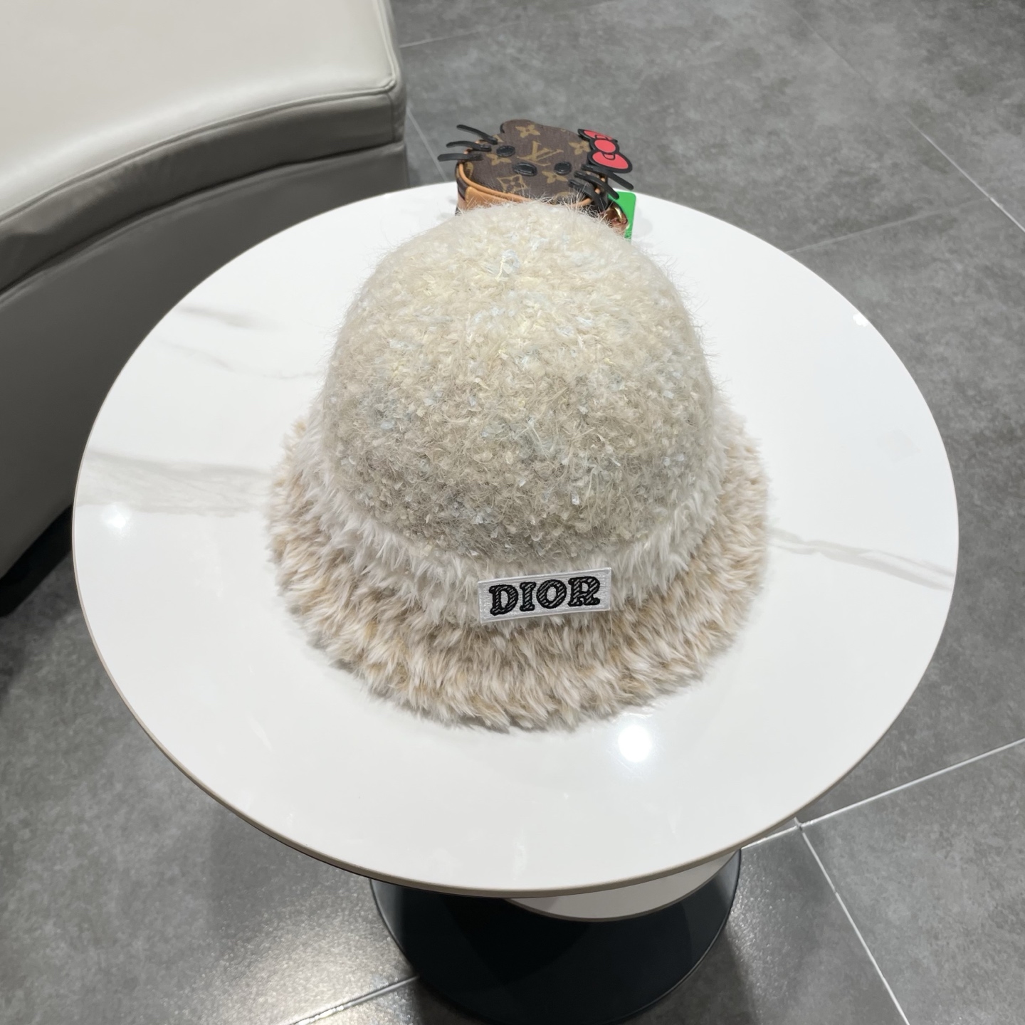 dior迪奥新款大头围渔夫帽子女秋冬季保暖针织帽防寒护耳毛绒显脸小潮