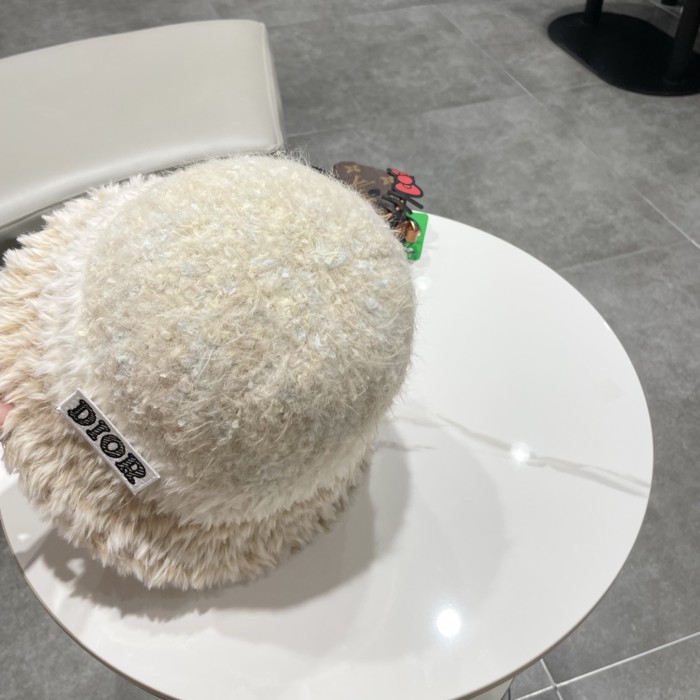 dior迪奥新款大头围渔夫帽子女秋冬季保暖针织帽防寒护耳毛绒显脸小潮