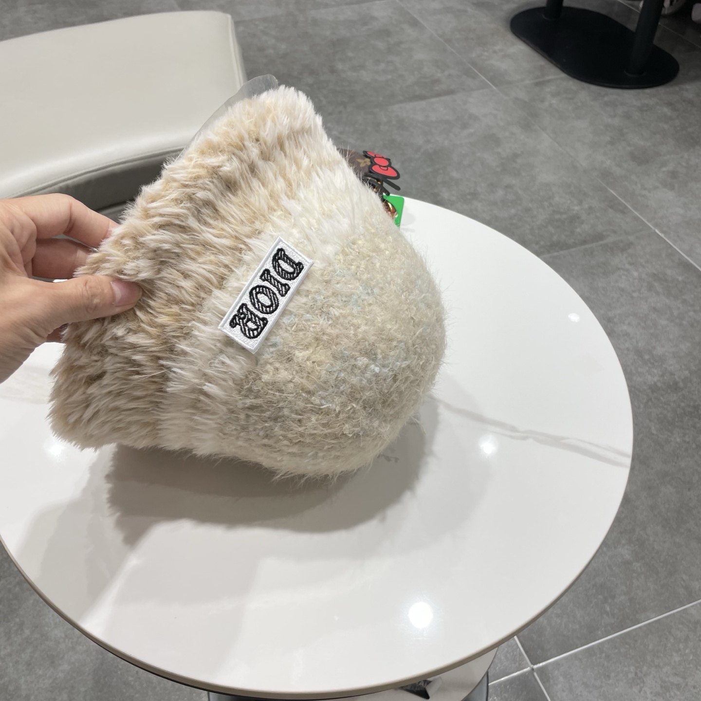 dior迪奥新款大头围渔夫帽子女秋冬季保暖针织帽防寒护耳毛绒显脸小潮