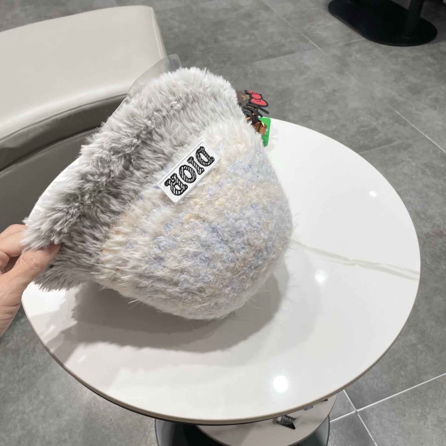 dior迪奥新款大头围渔夫帽子女秋冬季保暖针织帽防寒护耳毛绒显脸小潮