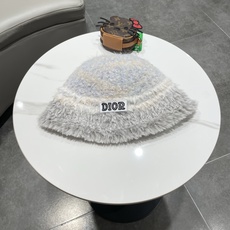 dior迪奥新款大头围渔夫帽子女秋冬季保暖针织帽防寒护耳毛绒显脸小潮 dior迪奥新款大头围渔夫帽子女秋冬季保暖针织帽防寒护耳毛绒显脸小潮