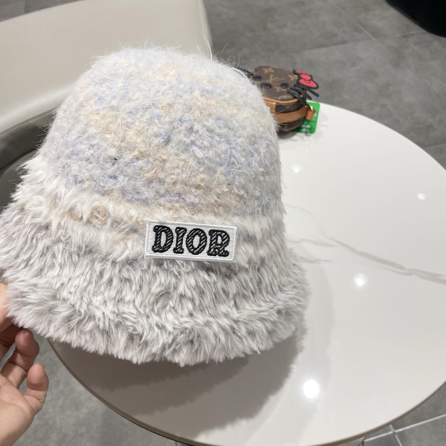 dior迪奥新款大头围渔夫帽子女秋冬季保暖针织帽防寒护耳毛绒显脸小潮