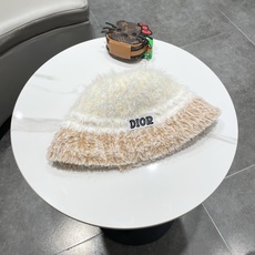 dior迪奥新款大头围渔夫帽子女秋冬季保暖针织帽防寒护耳毛绒显脸小潮 dior迪奥新款大头围渔夫帽子女秋冬季保暖针织帽防寒护耳毛绒显脸小潮