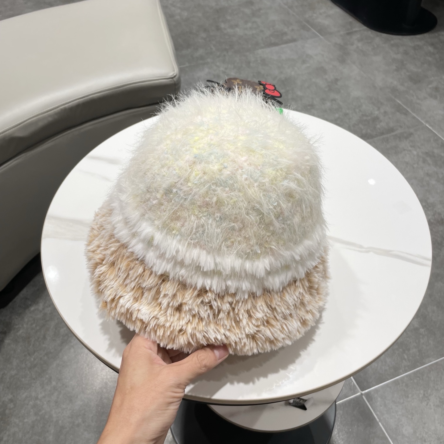 dior迪奥新款大头围渔夫帽子女秋冬季保暖针织帽防寒护耳毛绒显脸小潮
