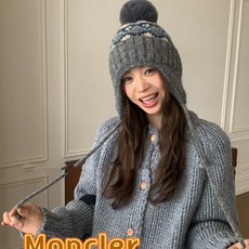 【MONCLER蒙口】秋冬新费尔岛复古毛线帽子女加厚保暖忽而雷锋帽秋冬针织帽 【MONCLER蒙口】秋冬新费尔岛复古毛线帽子女加厚保暖忽而雷锋帽秋冬针织帽