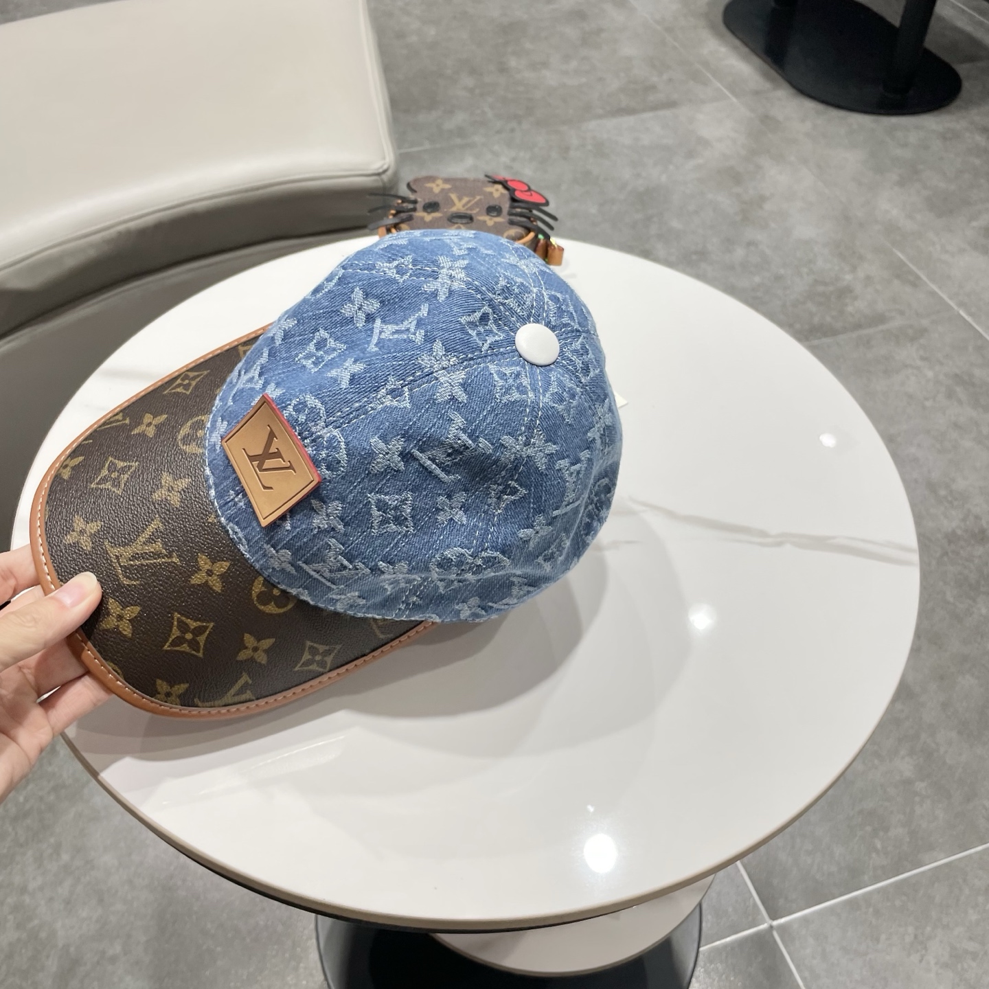 LV(路易威登)新款原单棒球帽，老花拼接，1:1开模订制，原版牛仔布料+专柜老花皮，做工细致完美，质量超