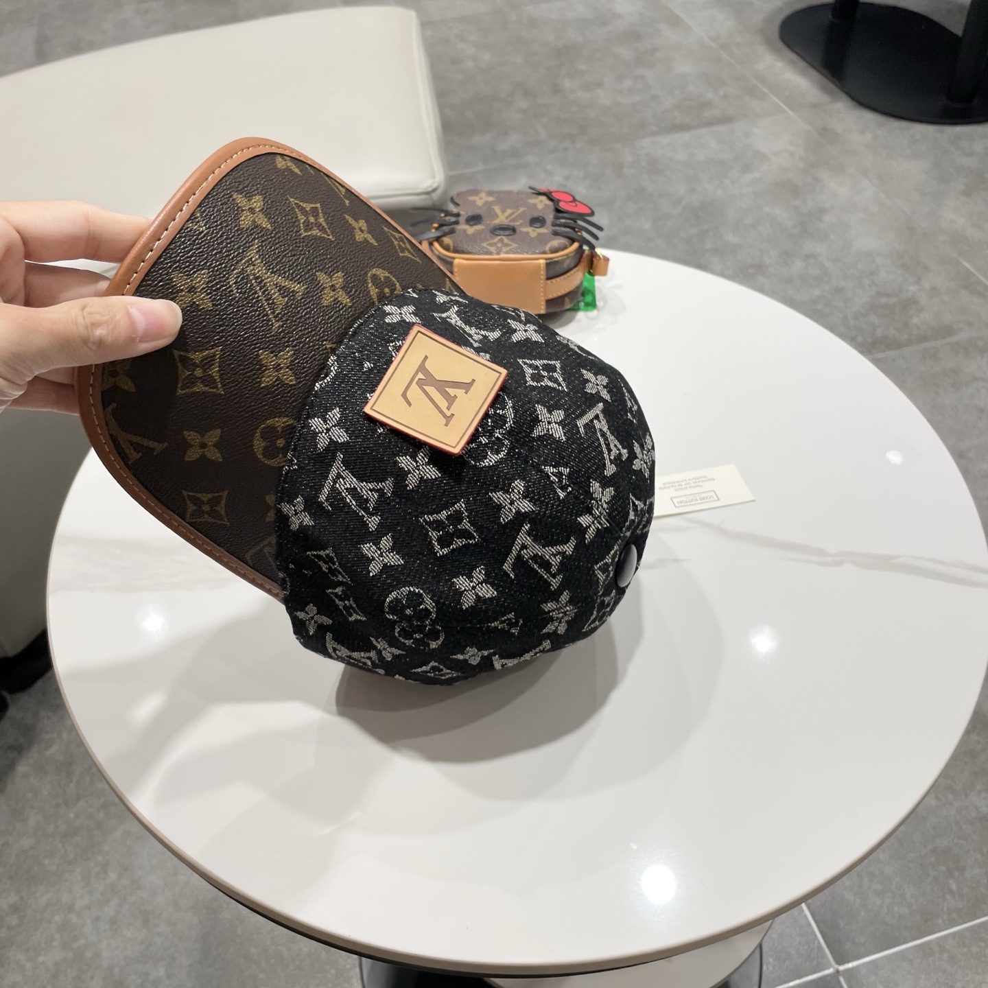 LV(路易威登)新款原单棒球帽，老花拼接，1:1开模订制，原版牛仔布料+专柜老花皮，做工细致完美，质量超