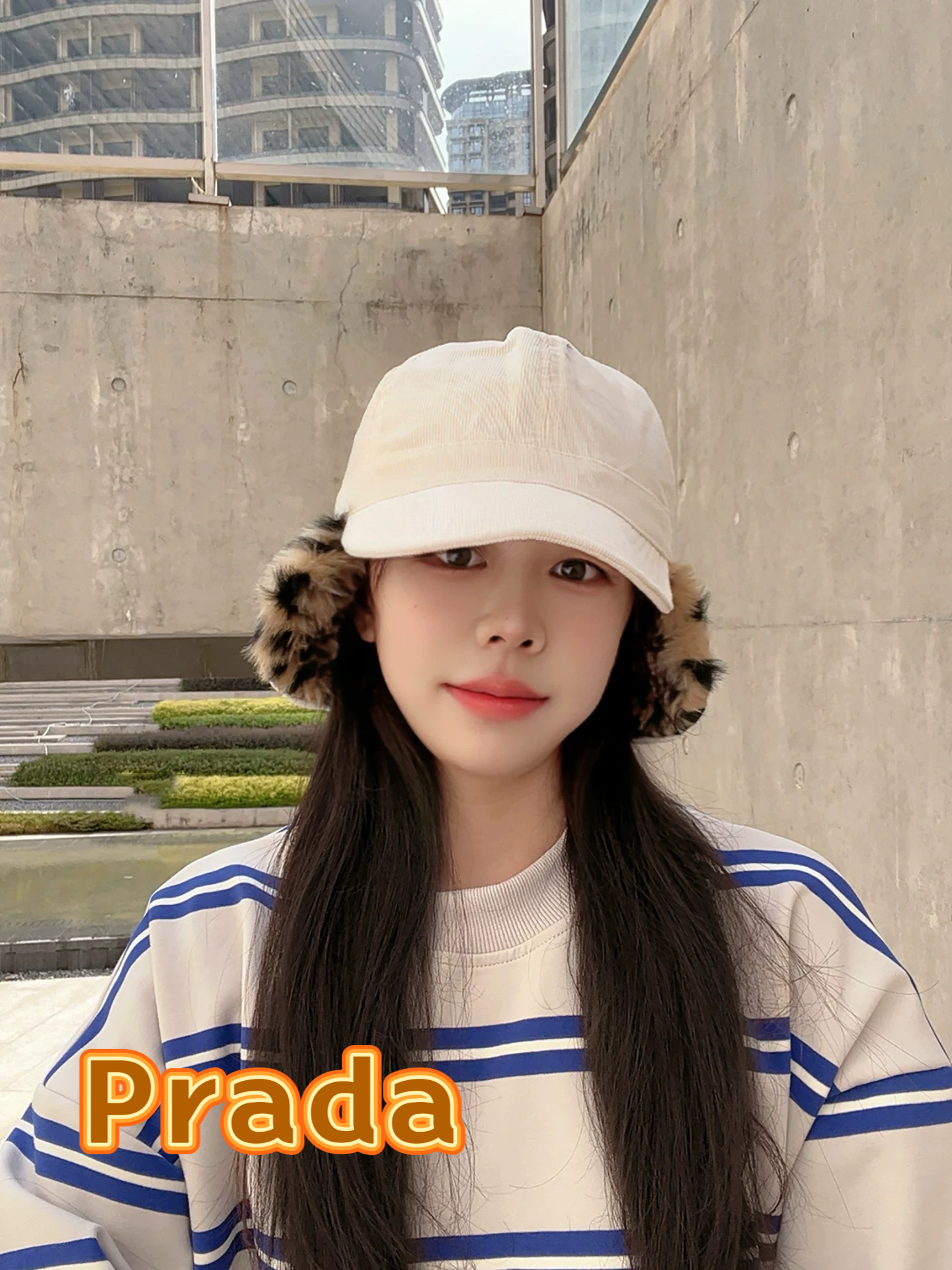 Prada普拉达秋冬新款设计感豹纹毛绒百搭鸭舌帽子女保暖护耳雷锋帽男飞行帽潮