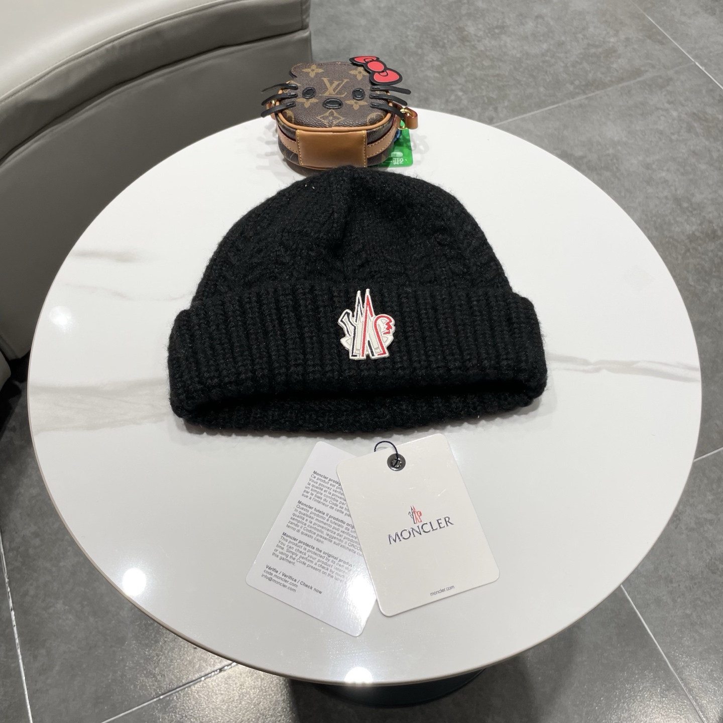 NO:579968,MONCLER muffled wool knitted beanie, good quality, high-end, and super soft!  It’s super hot and has great texture. It’s great to match when out on the street!  Fashion trends!  A must-have item for winter, the same style for men and women, hurry up and get it. Hats, fisherman hats, baseball caps, knitted hats, hats, Moncler, espadrilles, hats19860909MONCLER蒙口羊毛针织毛线帽,好品质高端大气,超柔软！超火爆质感很赞,出街超好搭配！时尚潮流！冬天必备单品,男女同款快快入手哦帽子渔夫帽棒球帽针织帽,帽子,Moncler,espadrilles,hats,hat