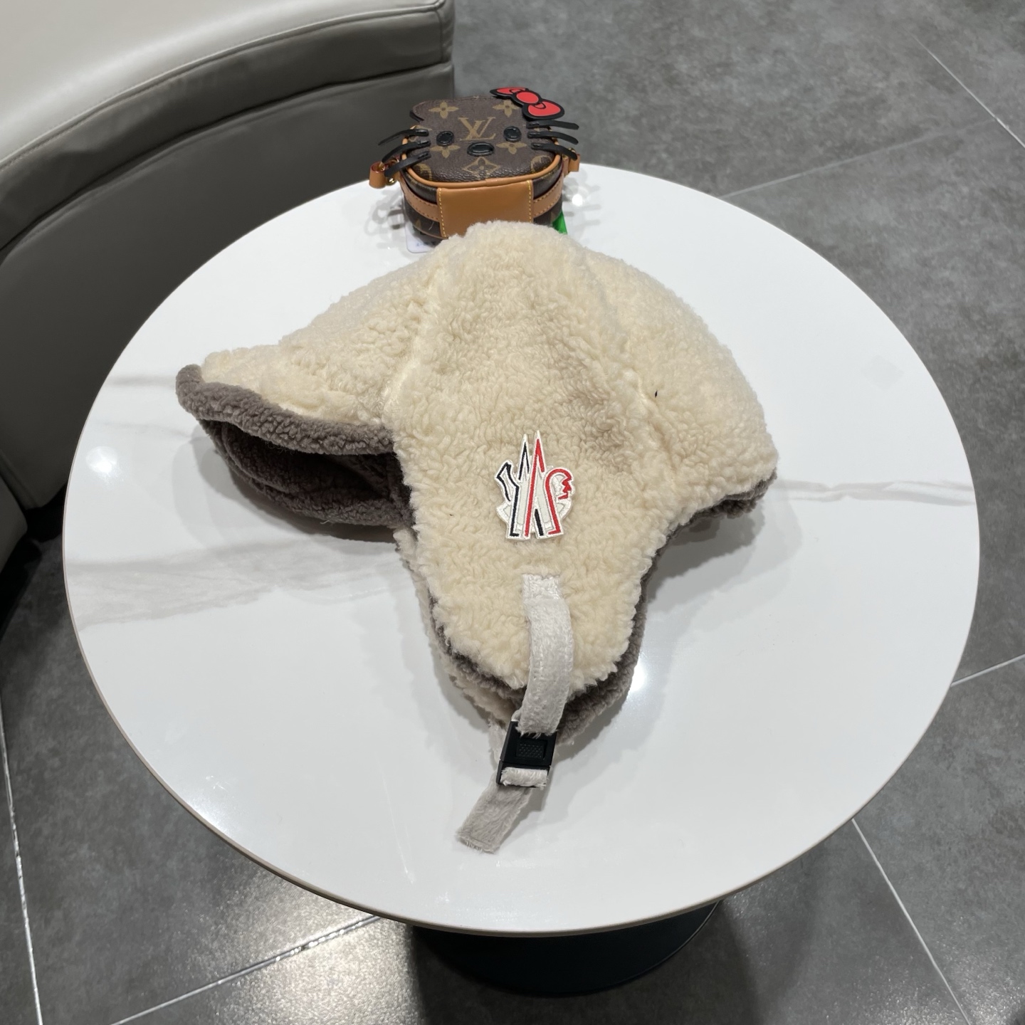 NO:579952,MONCLER muzzled winter lamb velvet thickened ear protection Lei Feng hat Korean style fashion versatile ski hat for women winter warm cold hat hat fisherman hat baseball cap knitted hat, hat, Moncler, espadrilles, hats19860909MONCLER蒙口冬季羊羔绒加厚护耳雷锋帽韩版时尚百搭滑雪帽女冬天保暖冷帽帽子渔夫帽棒球帽针织帽,帽子,Moncler,espadrilles,hats,hat