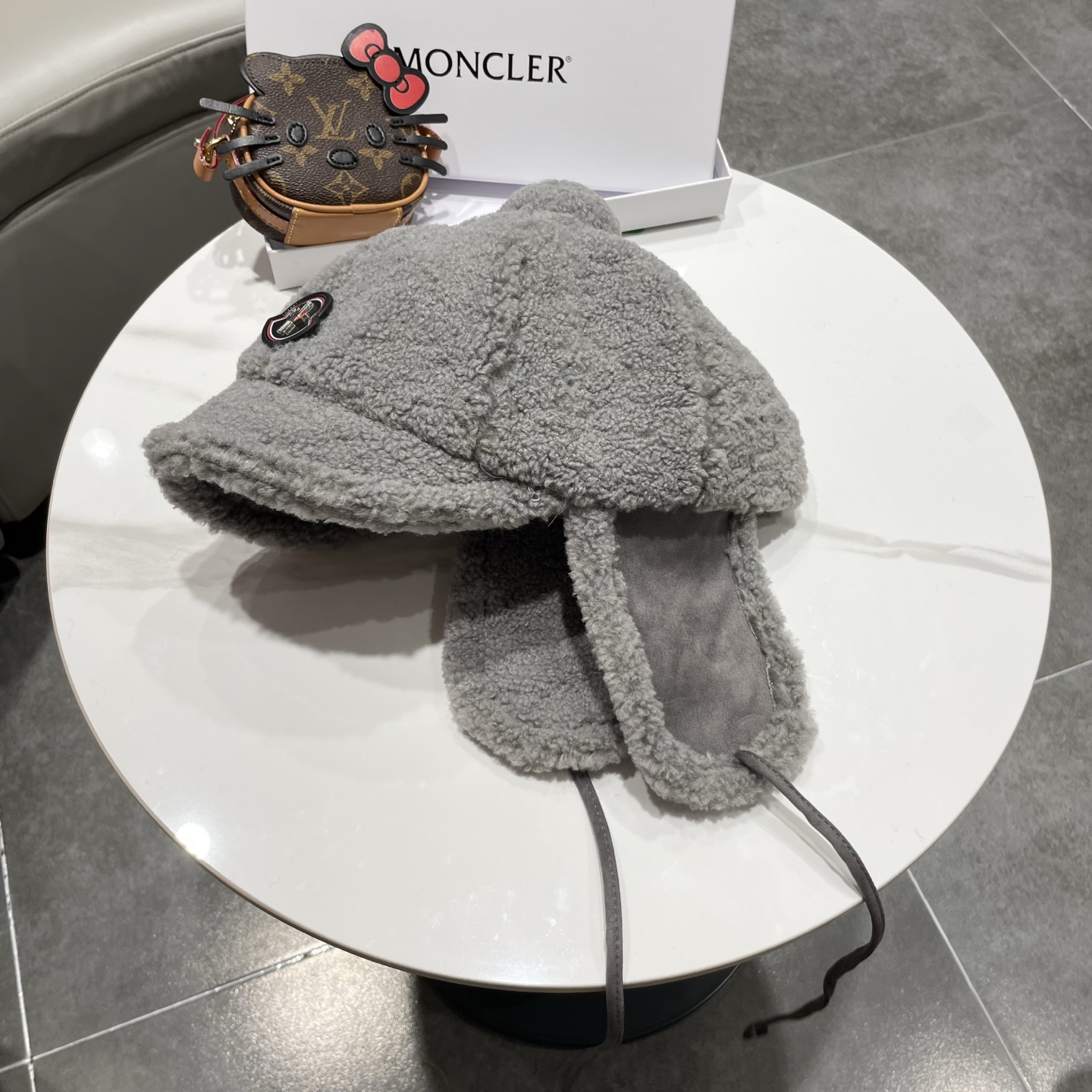 NO:579979,Moncler's same type of lamb velvet thick ear protection Lei Feng hat casual peaked cap suede splicing cute winter hat fisherman hat baseball cap knitted hat, hat, Moncler, espadrilles, chamois leather, hats19860909Moncler蒙口同款羊羔绒厚实护耳雷锋帽休闲鸭舌帽麂皮绒拼接可爱冬帽子渔夫帽棒球帽针织帽,帽子,Moncler,espadrilles,chamois leather,hats,hat