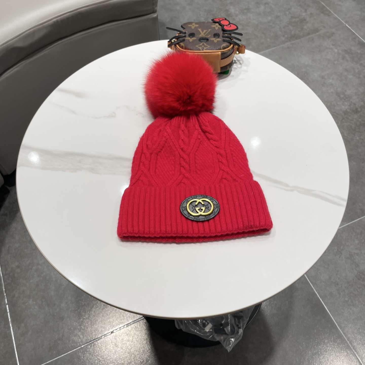 NO:670757,MONCLER wool + rabbit fur fox fur hat is very soft and comfortable, warm and fashionable, simple and elegant, versatile!  Hats bucket hat, baseball cap, knitted hat, hat, Moncler, espadrilles, hats19860909蒙口针织帽MONCLER毛线帽羊毛+兔毛狐狸毛帽质量非常柔软舒服,保暖又时尚,简约大气,百搭款！帽子渔夫帽棒球帽针织帽,帽子,Moncler,espadrilles,hats,hat