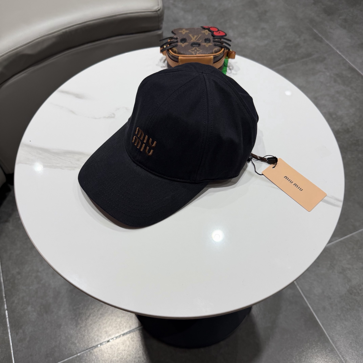 miumiu缪缪 新款皮绒棒球帽颜色做的太特别了～闭眼入 全是显白的颜色 男女同款