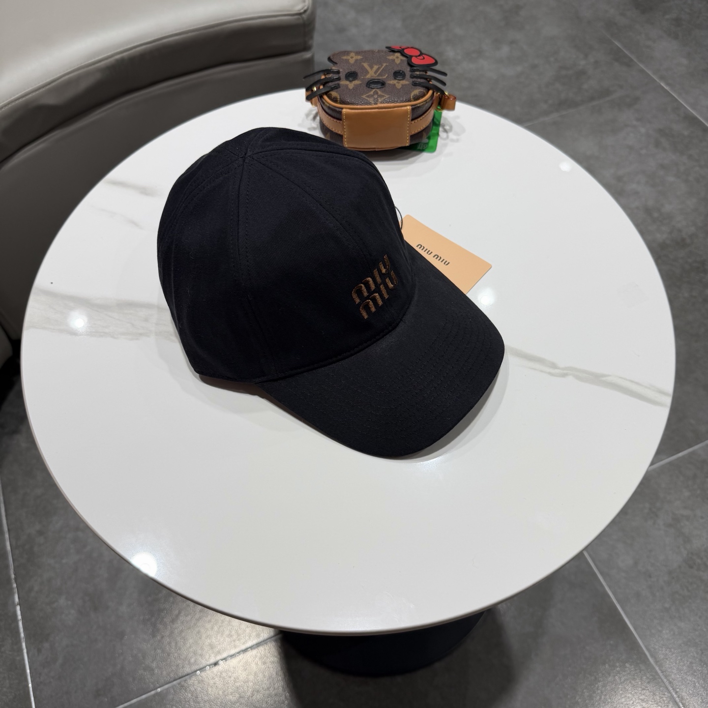 miumiu缪缪 新款皮绒棒球帽颜色做的太特别了～闭眼入 全是显白的颜色 男女同款