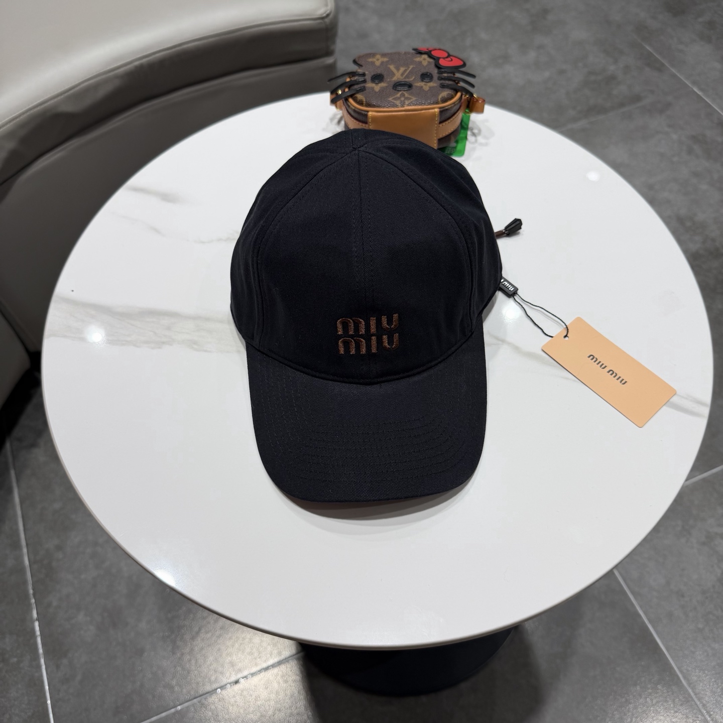 miumiu缪缪 新款皮绒棒球帽颜色做的太特别了～闭眼入 全是显白的颜色 男女同款