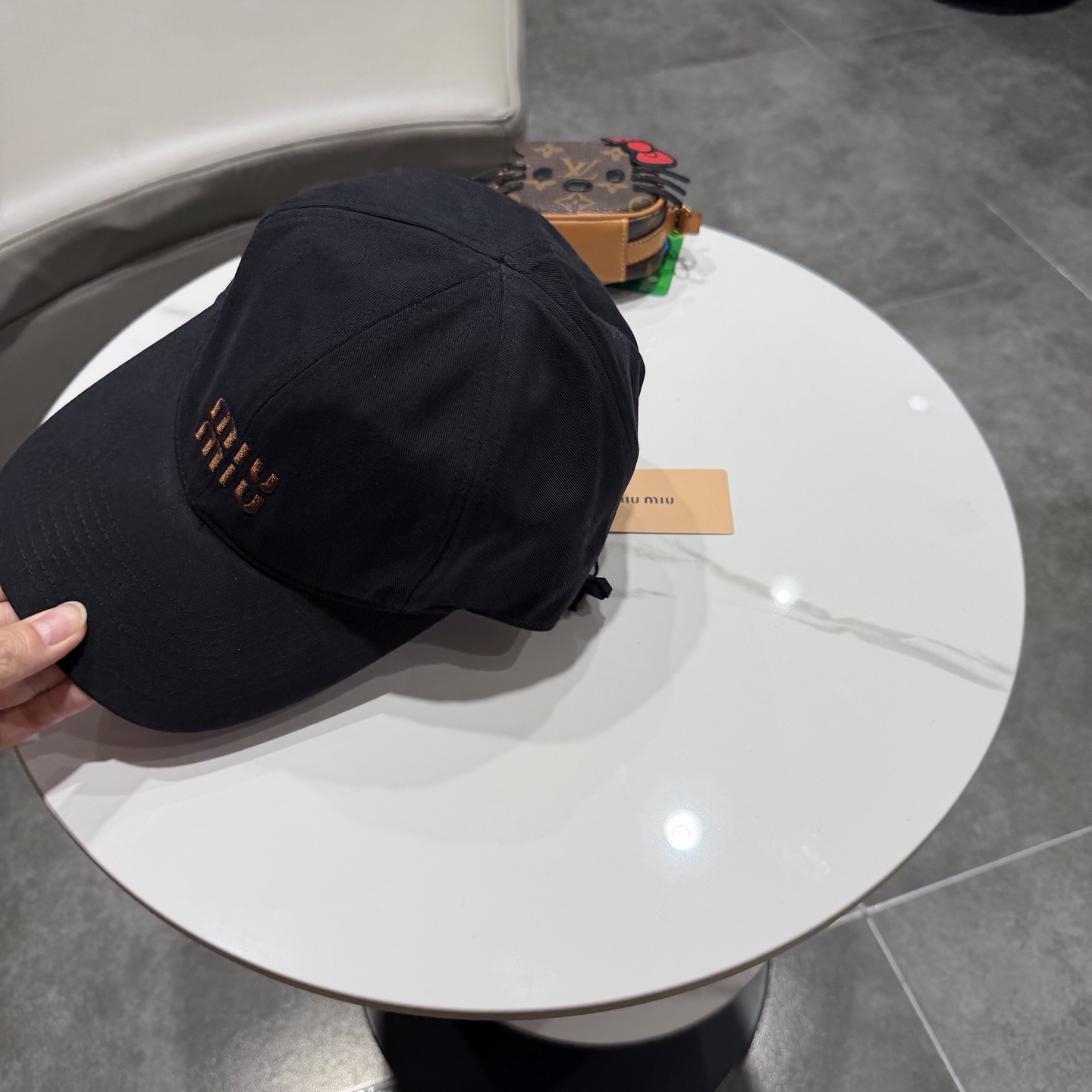 miumiu缪缪 新款皮绒棒球帽颜色做的太特别了～闭眼入 全是显白的颜色 男女同款