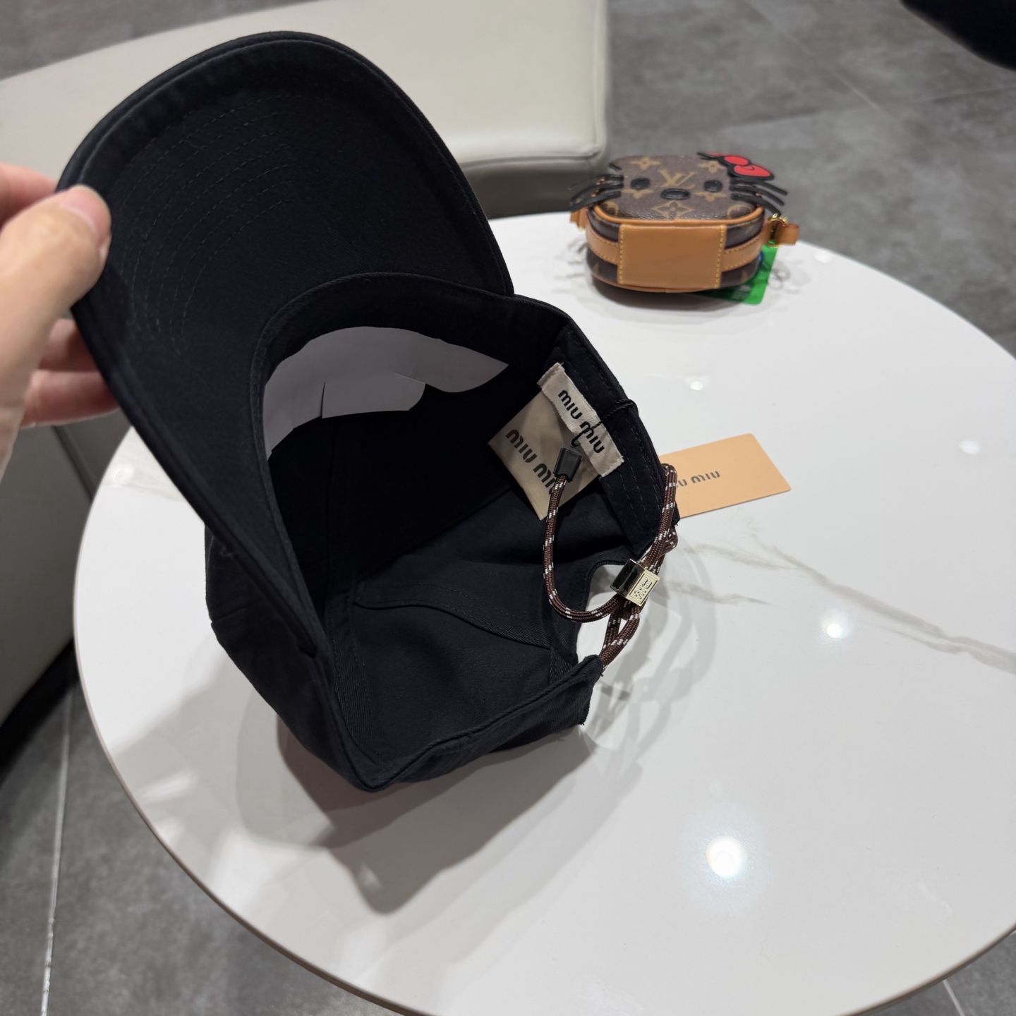 miumiu缪缪 新款皮绒棒球帽颜色做的太特别了～闭眼入 全是显白的颜色 男女同款