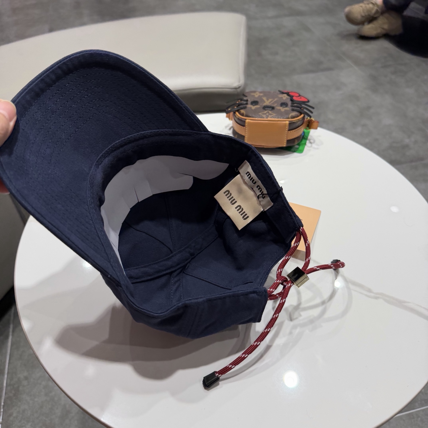 miumiu缪缪 新款皮绒棒球帽颜色做的太特别了～闭眼入 全是显白的颜色 男女同款