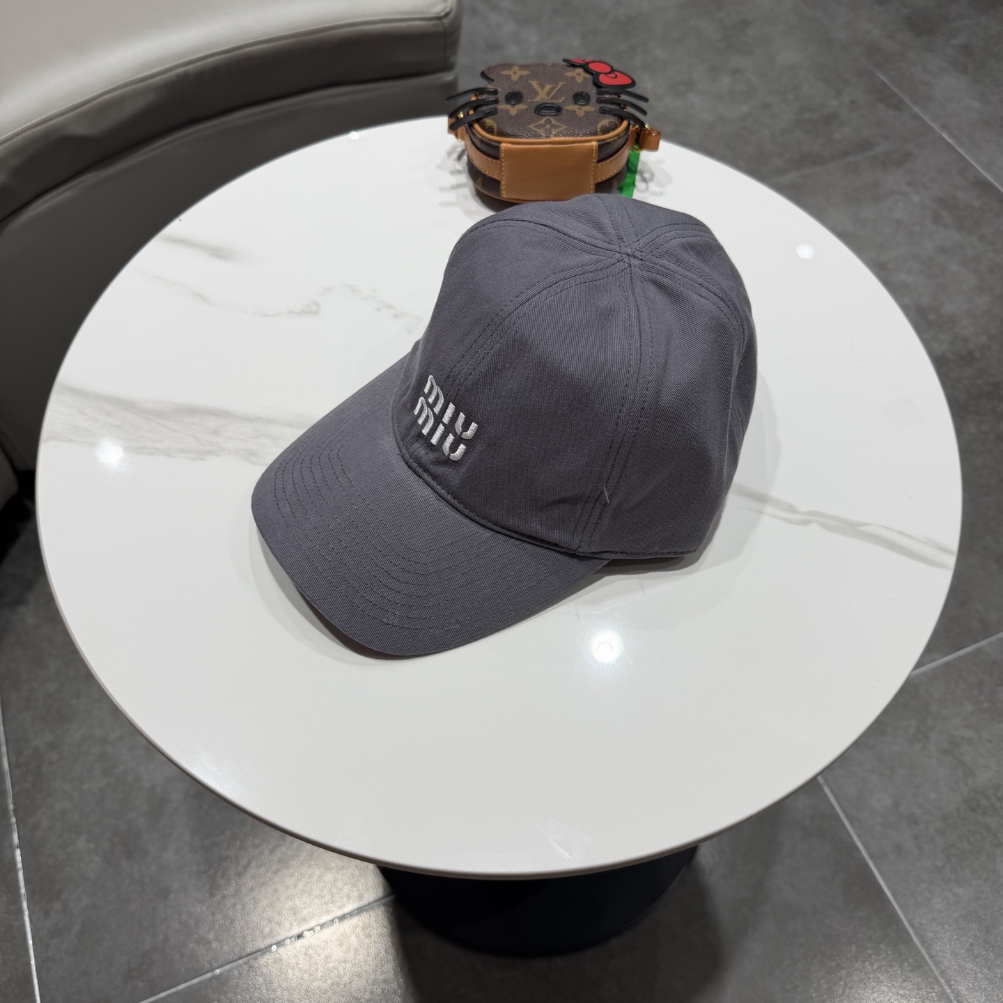 miumiu缪缪 新款皮绒棒球帽颜色做的太特别了～闭眼入 全是显白的颜色 男女同款