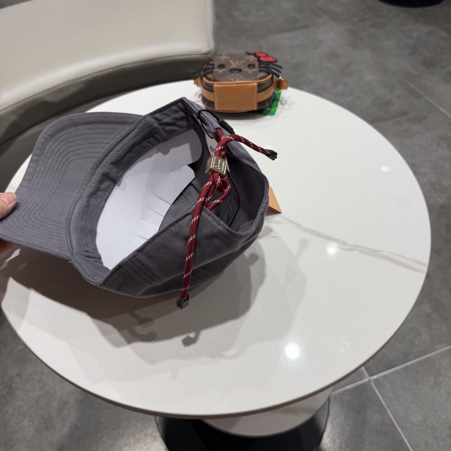 miumiu缪缪 新款皮绒棒球帽颜色做的太特别了～闭眼入 全是显白的颜色 男女同款