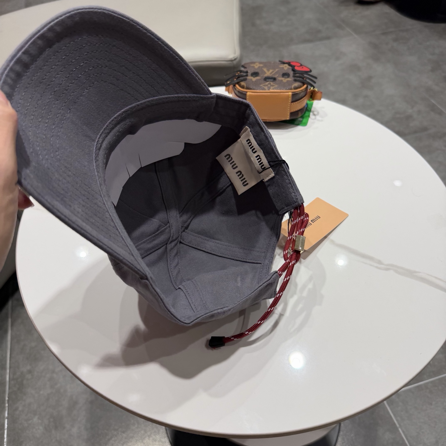 miumiu缪缪 新款皮绒棒球帽颜色做的太特别了～闭眼入 全是显白的颜色 男女同款