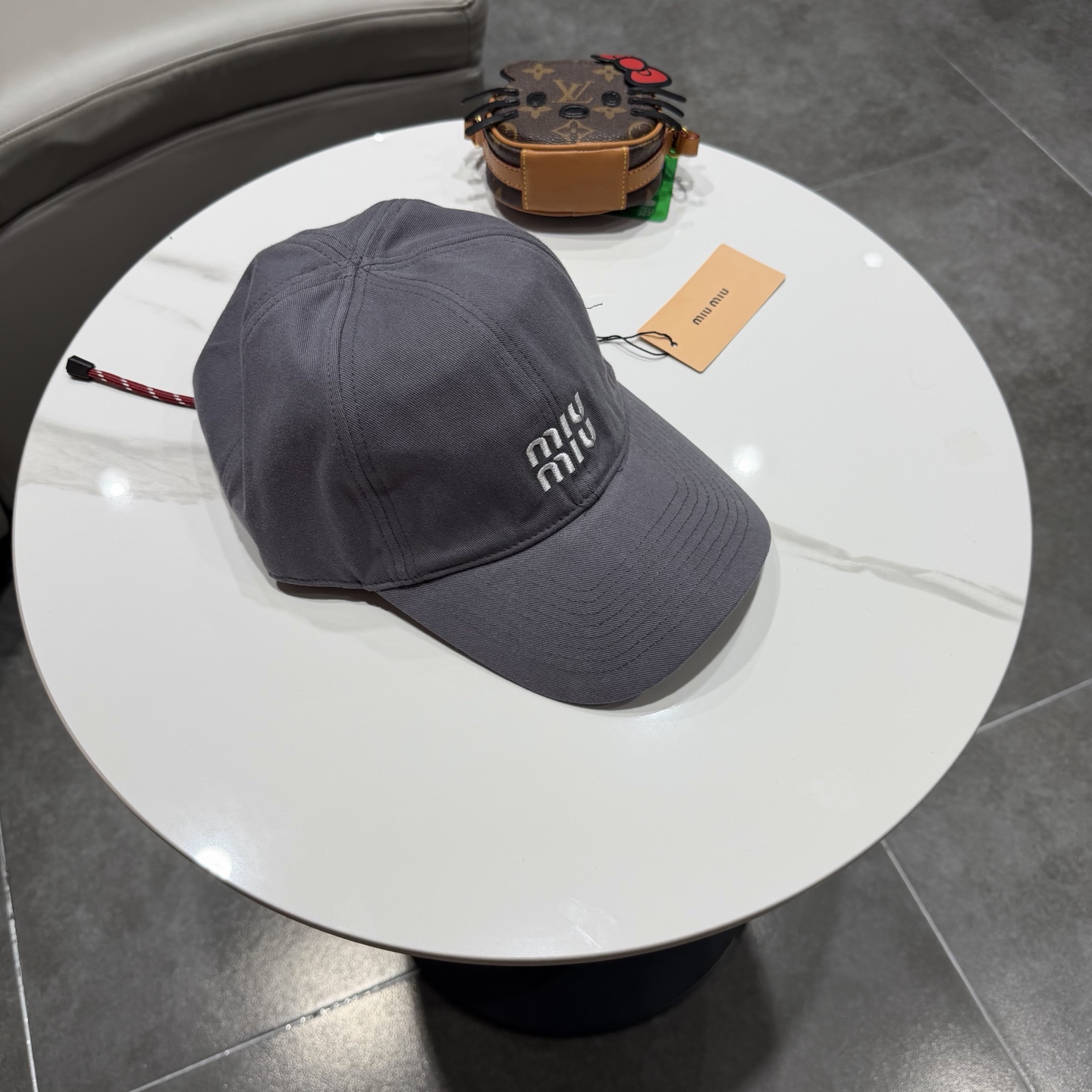 miumiu缪缪 新款皮绒棒球帽颜色做的太特别了～闭眼入 全是显白的颜色 男女同款