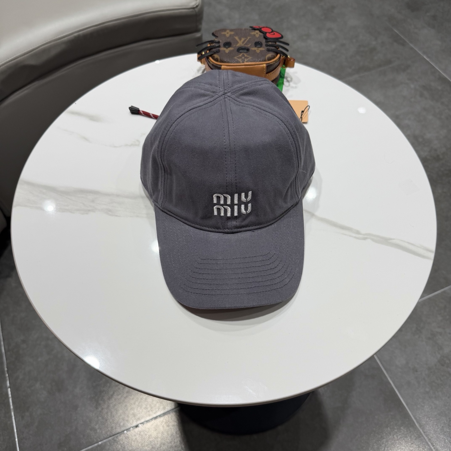 miumiu缪缪 新款皮绒棒球帽颜色做的太特别了～闭眼入 全是显白的颜色 男女同款