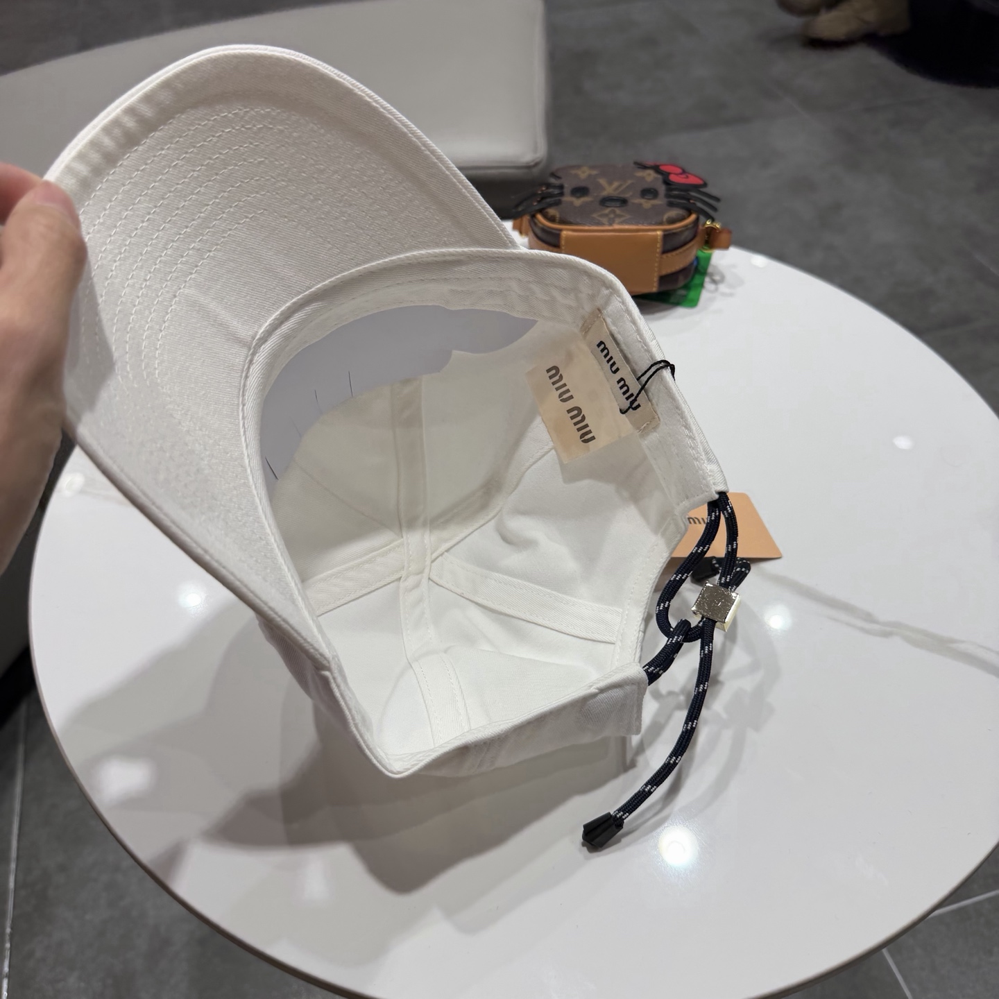 miumiu缪缪 新款皮绒棒球帽颜色做的太特别了～闭眼入 全是显白的颜色 男女同款