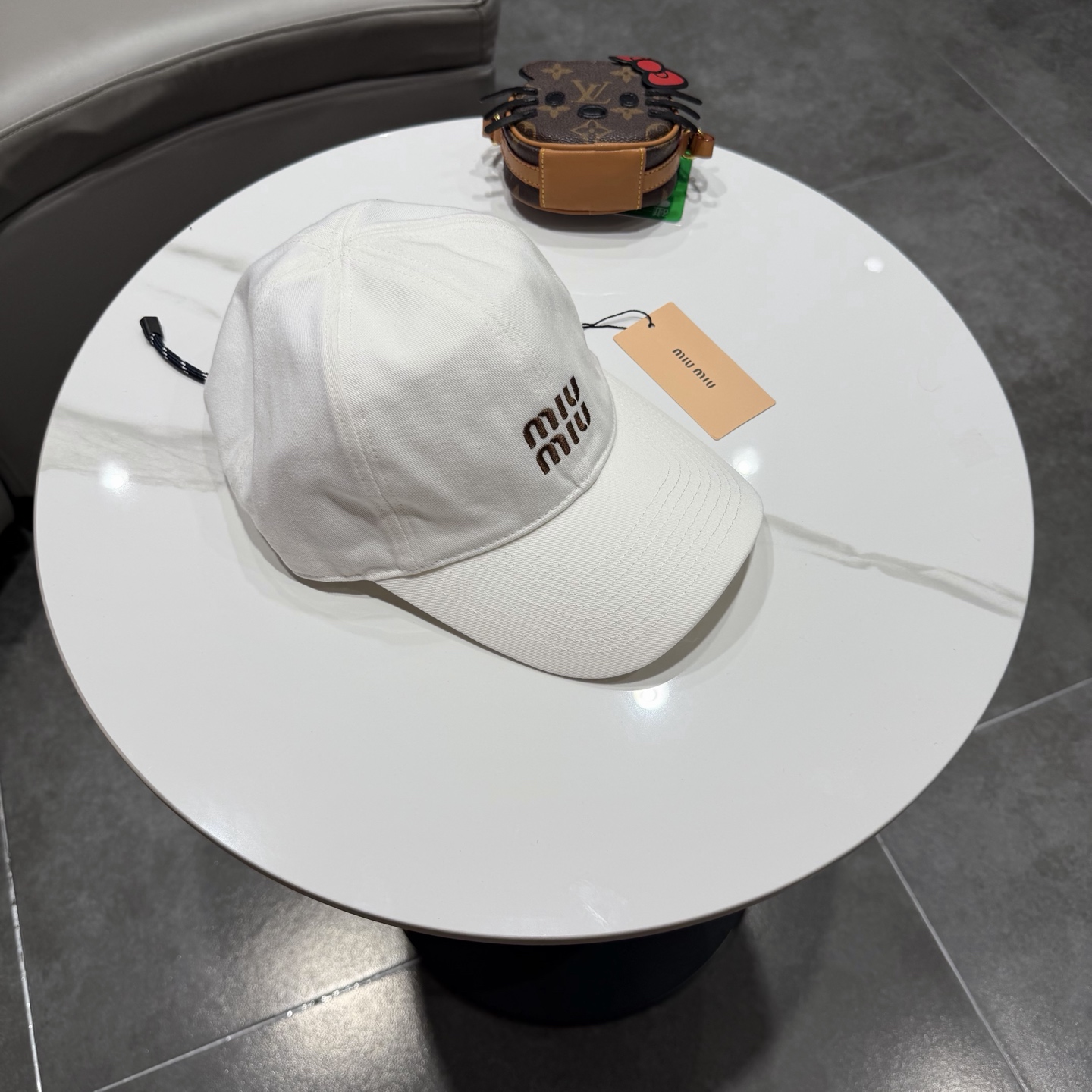 miumiu缪缪 新款皮绒棒球帽颜色做的太特别了～闭眼入 全是显白的颜色 男女同款